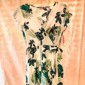 Summer dress with flare sleeves